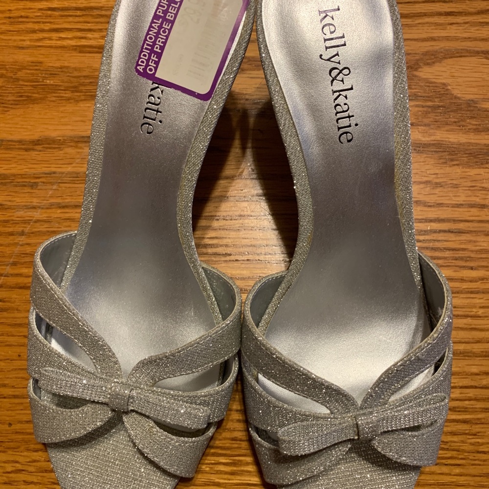 Kelly & Katie Silver Glitter Shoes Ladies Size 7